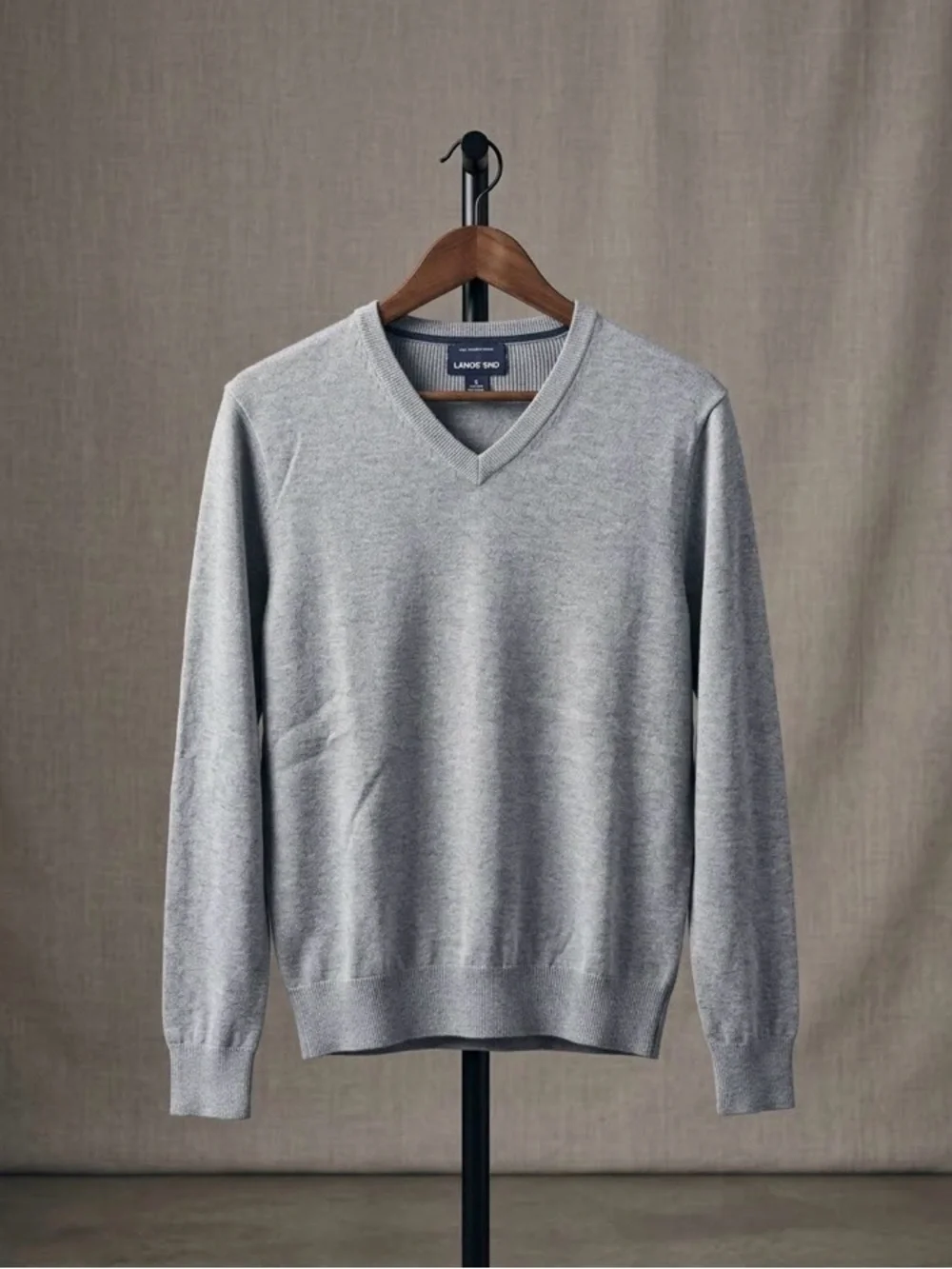 Lands' End Men's V-Neck Sweater in Heather Gray